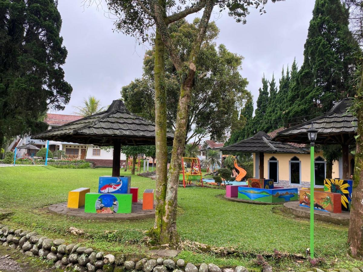 Hotel Puspa Sari Ciater Exterior foto