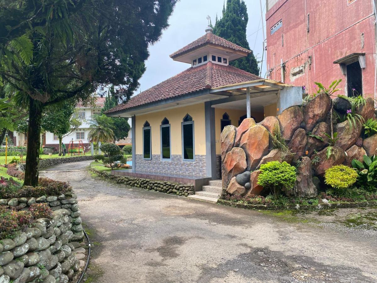 Hotel Puspa Sari Ciater Exterior foto